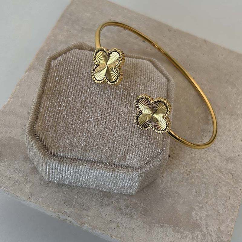 FLOWERS / BANGLE - TOPACC