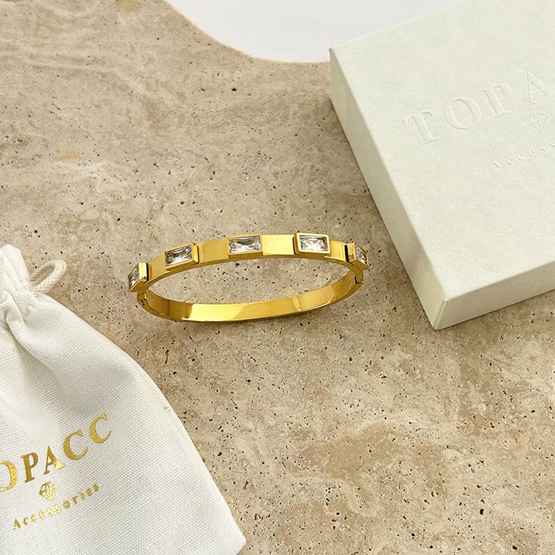 SQUARE ZIRCONIA / BANGLE - TOPACC