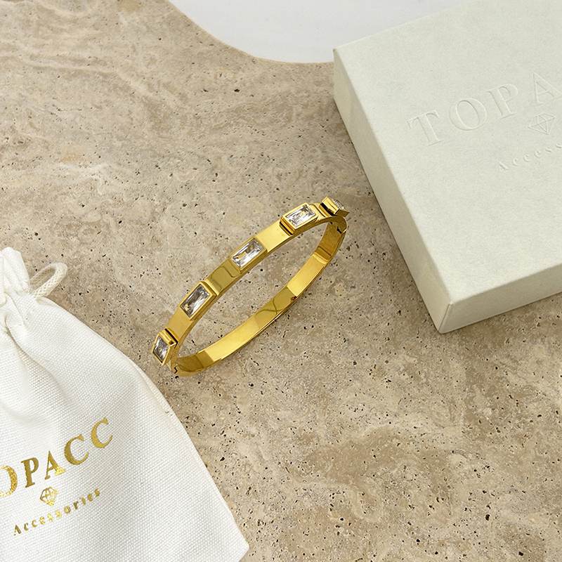 SQUARE ZIRCONIA / BANGLE - TOPACC